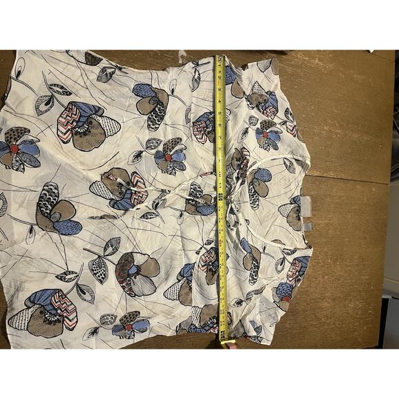 I. E. 100% Silk Sheer V-Neck Blouse, Short Sleeve, Size 1XL, Cream, Multicolored - Picture 4 of 5